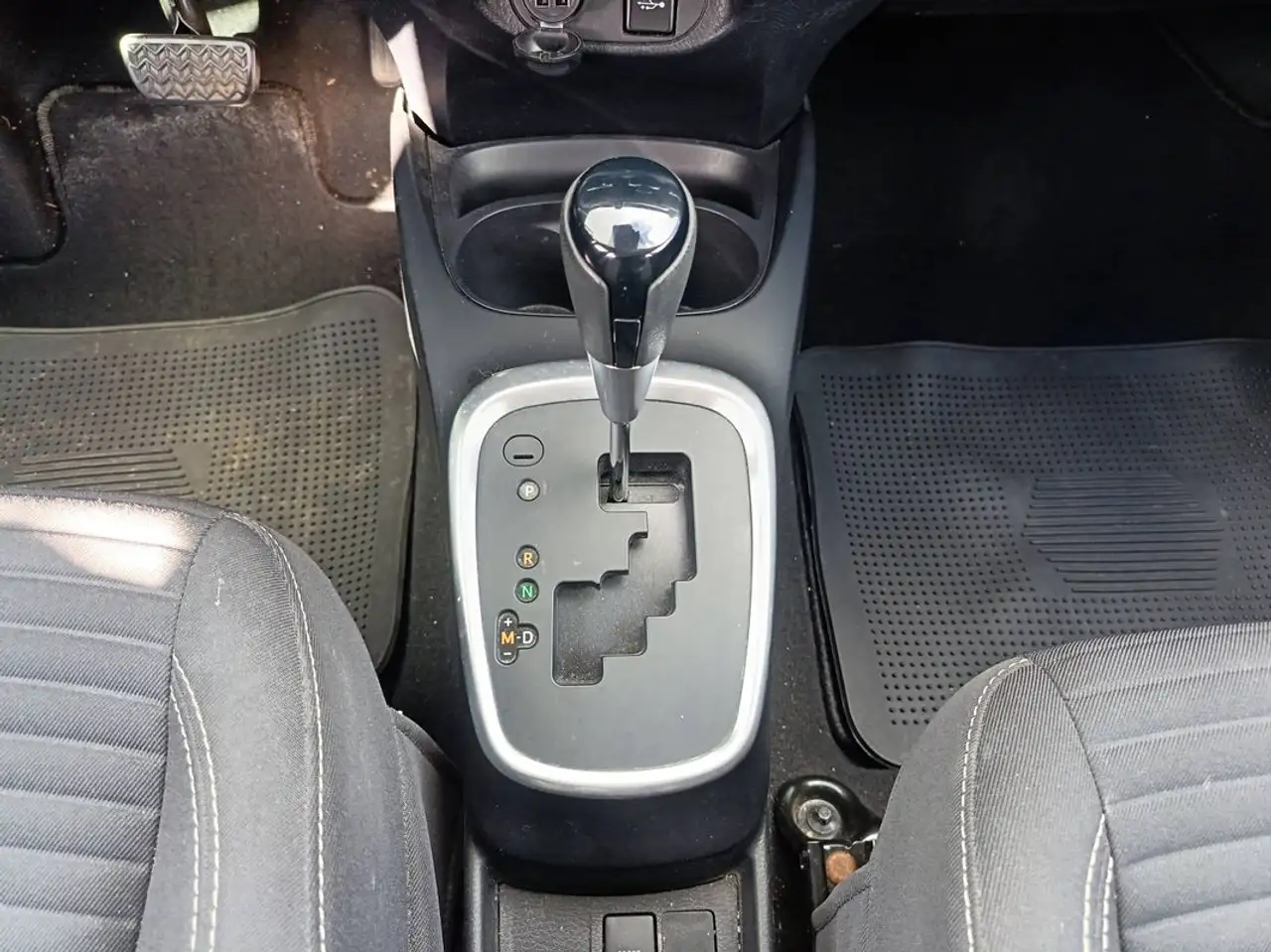 Toyota Yaris Yaris — photo 26