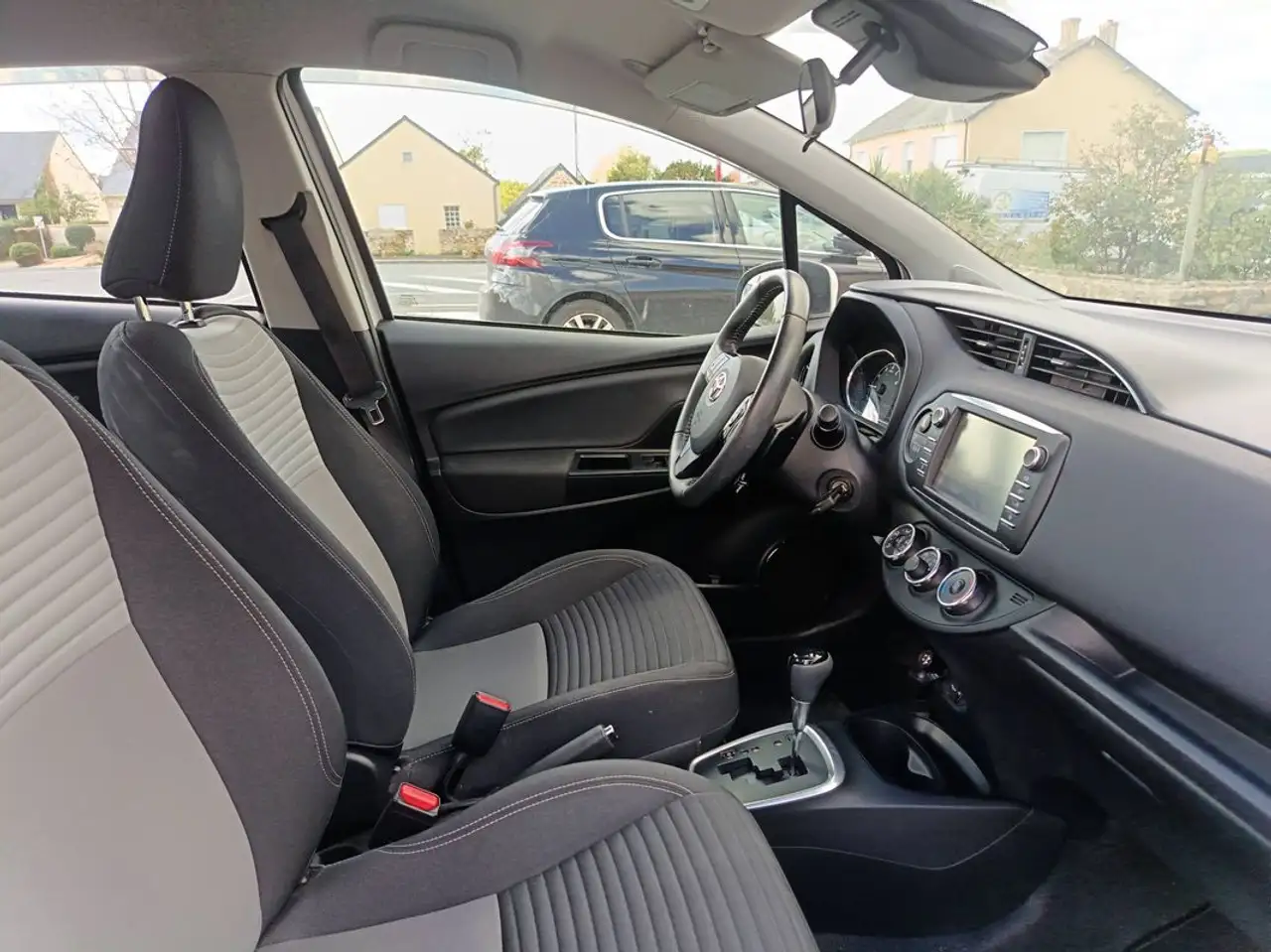 Toyota Yaris Yaris — photo 27