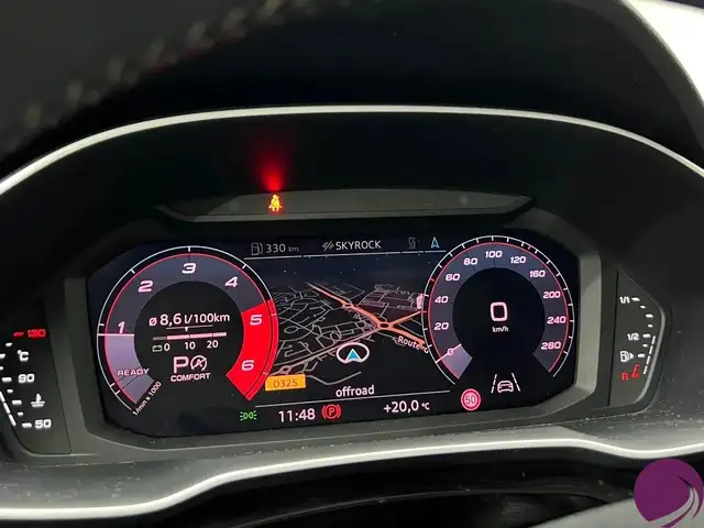 Audi Q3 view 11