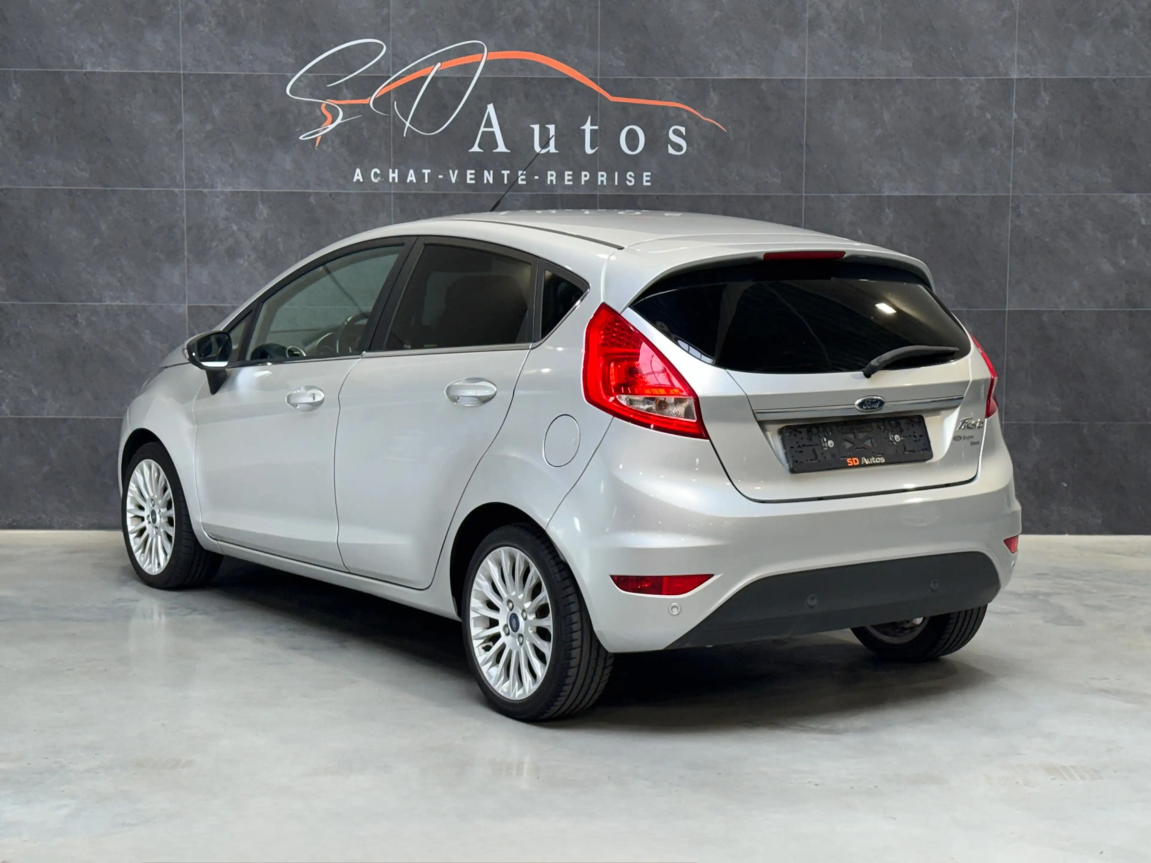 Ford Fiesta 1.25i* TITANIUM * 1ER MAIN * CARNET * JANTES * AIRCO — photo 6