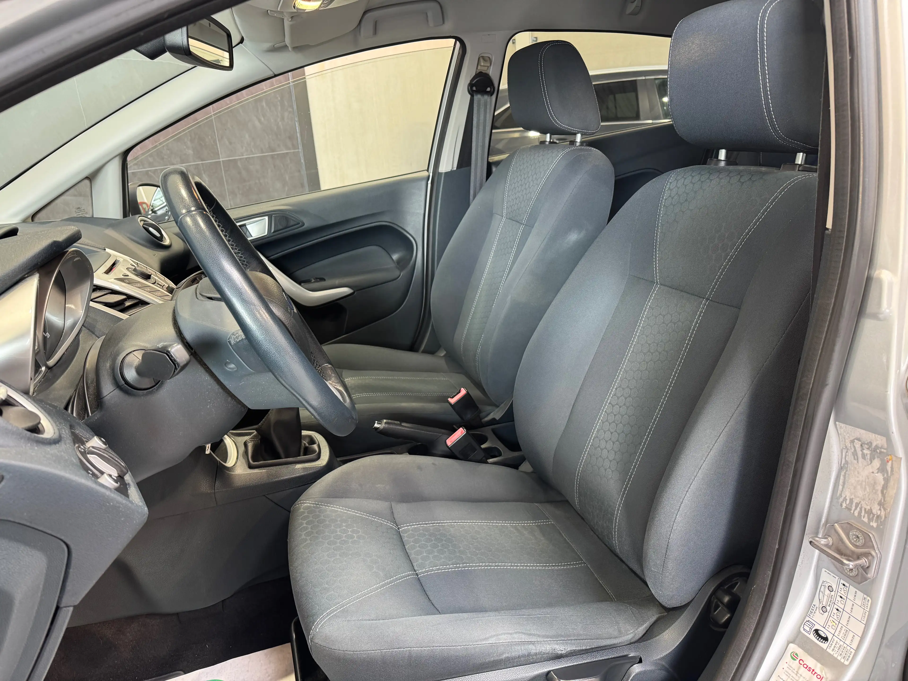 Ford Fiesta 1.25i* TITANIUM * 1ER MAIN * CARNET * JANTES * AIRCO — photo 9