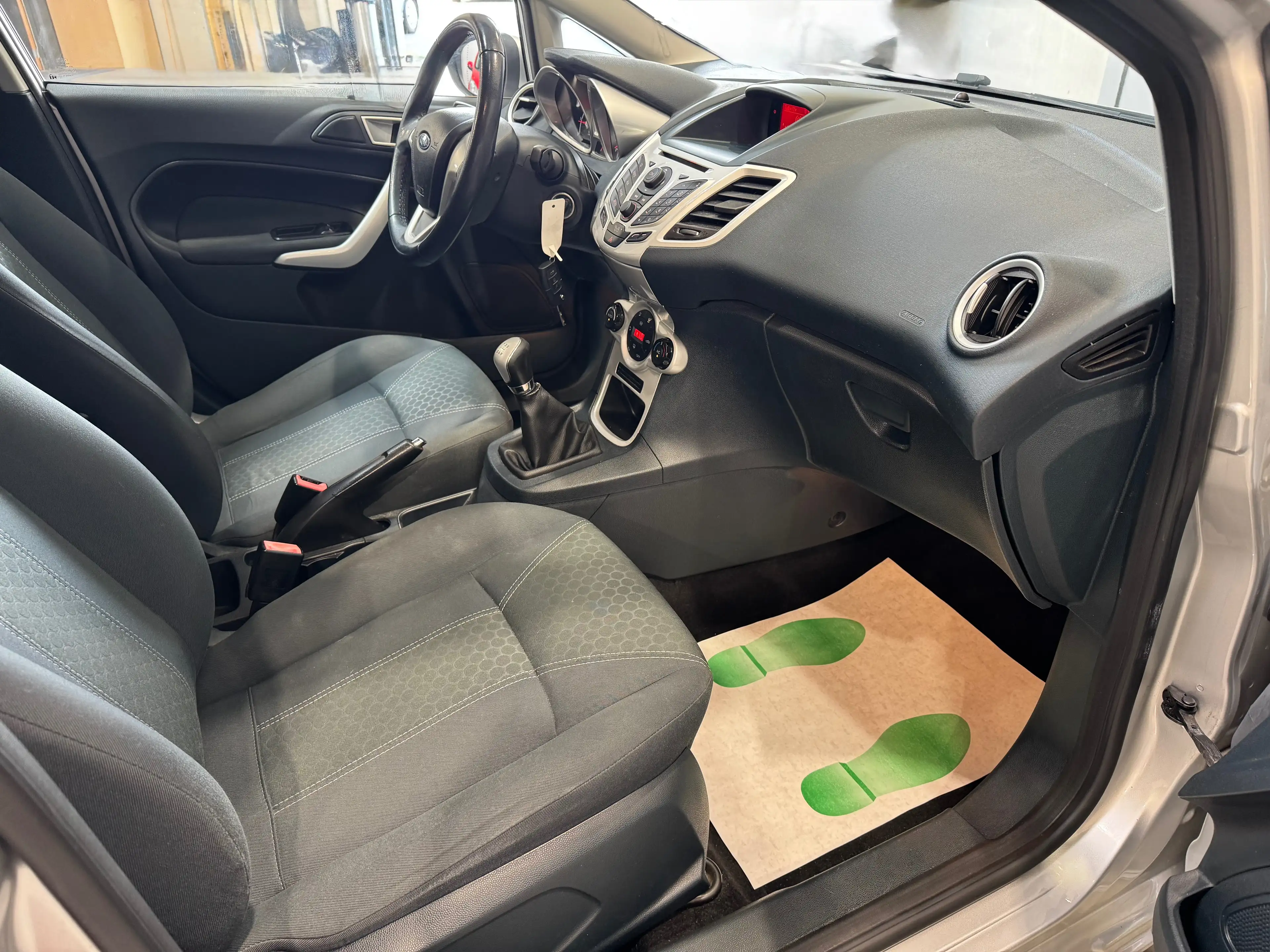 Ford Fiesta 1.25i* TITANIUM * 1ER MAIN * CARNET * JANTES * AIRCO — photo 12