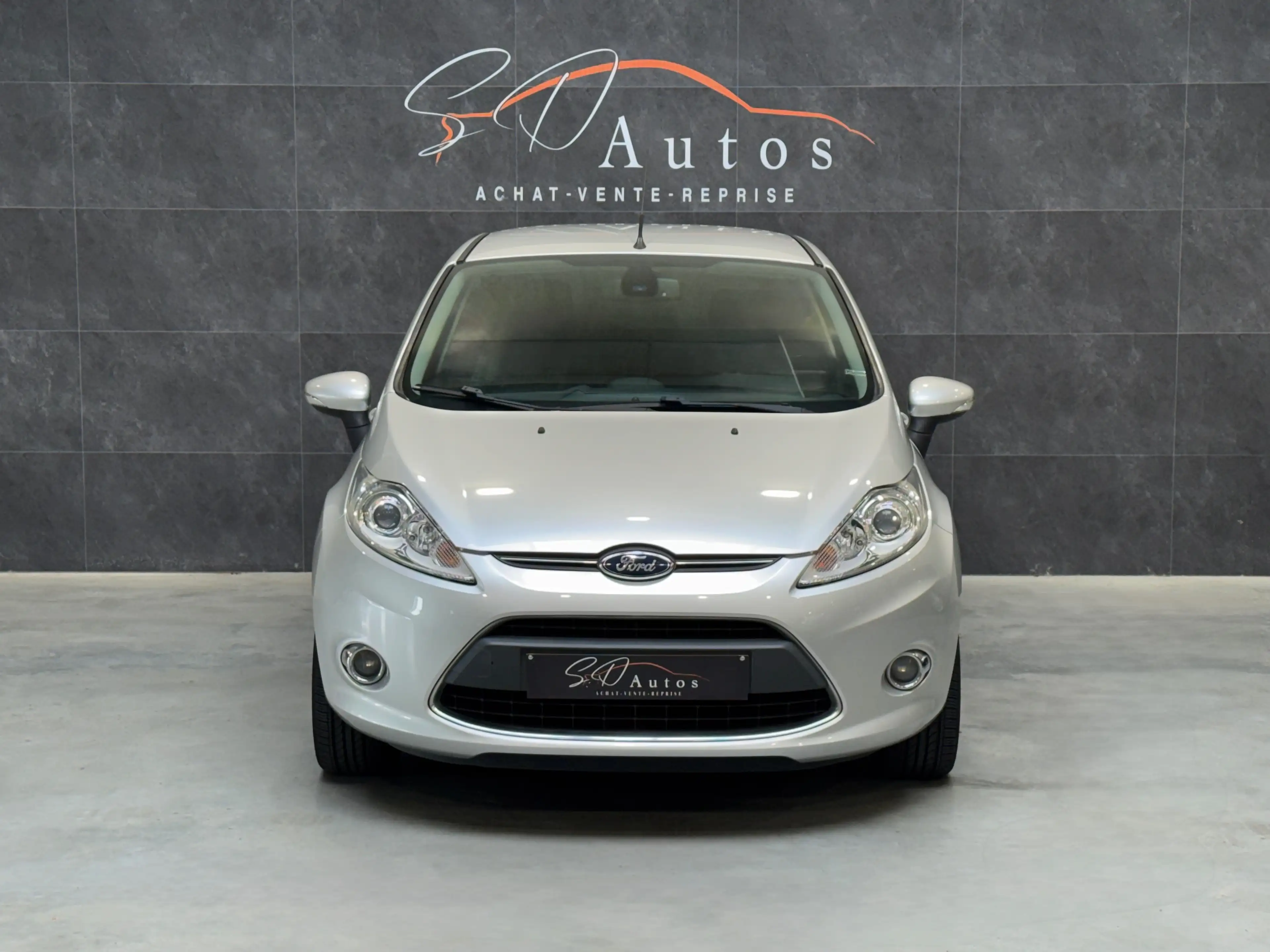 Ford Fiesta 1.25i* TITANIUM * 1ER MAIN * CARNET * JANTES * AIRCO — photo 2