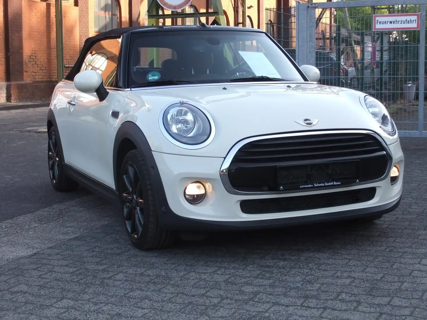 MINI Cooper Cabrio Cooper LEDER, NAVI, KLIMA, SITZHEIZUNG Beige - 2