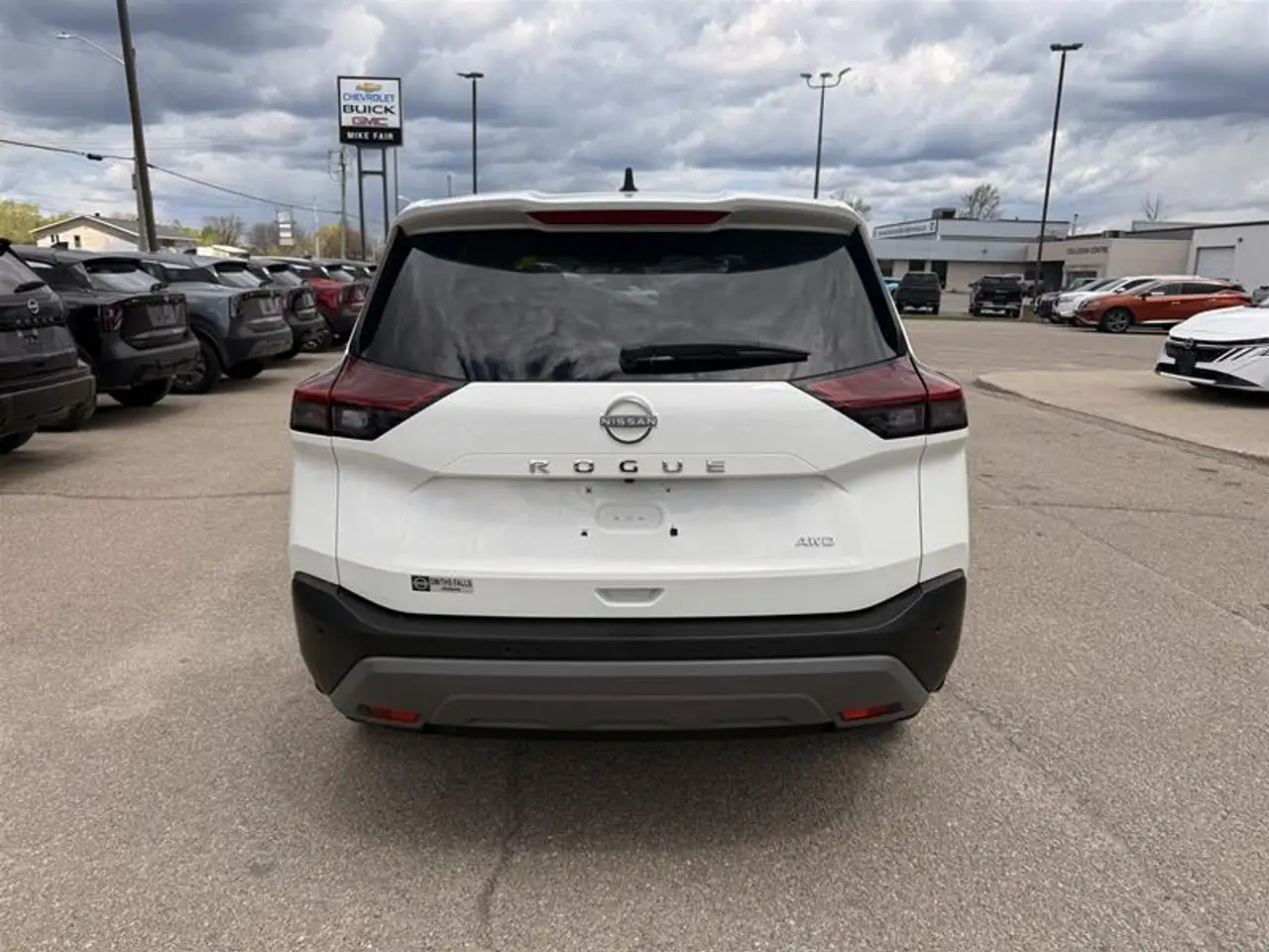 Nissan Rogue снимка Nissan Rogue