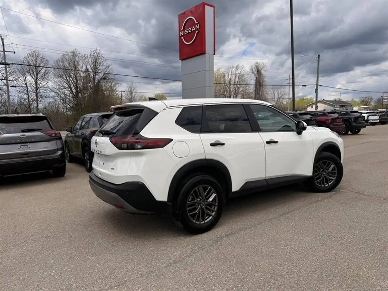 Nissan Rogue снимка Nissan Rogue