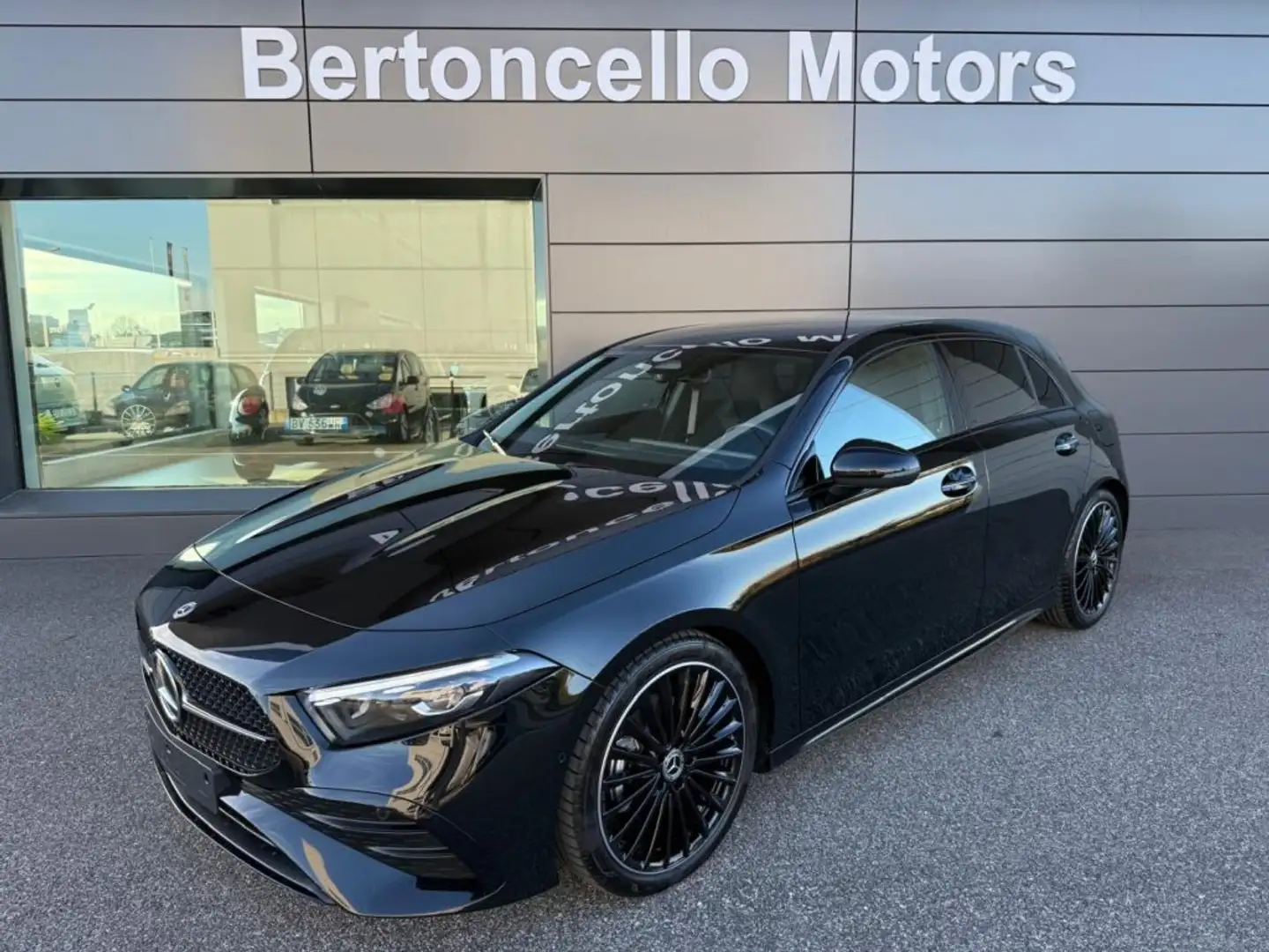 Mercedes-Benz A 200 163cv AMG Line Premium NIGHT PACK-19"-IVA ESP Nero - 1