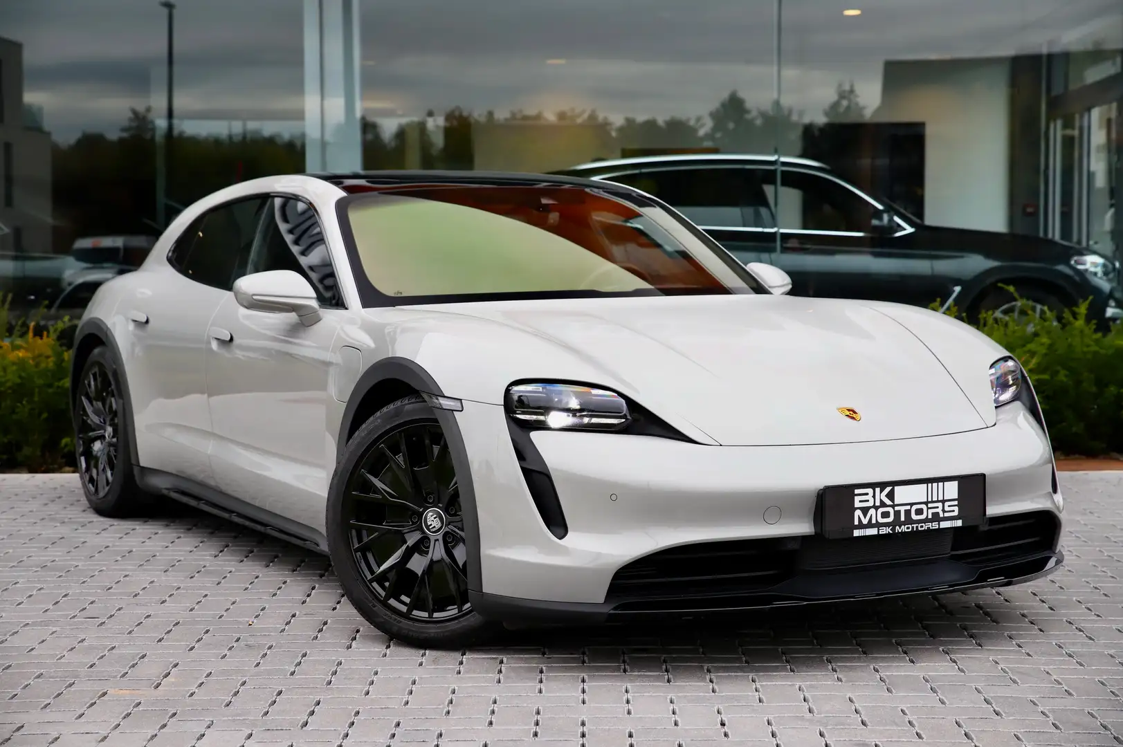 Porsche Taycan 4 Cross Turismo -PANO-LED-360-VENTILATIE-LIFT-PPF Zilver - 1