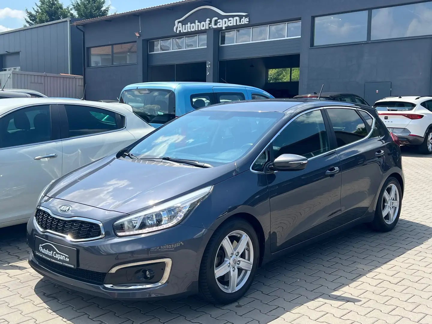 Kia Ceed / cee'd Ceed Spirit/Navi/Kamera/SHZ/PDC/1.Ha/ZV/Eu6/Alus Grijs - 1