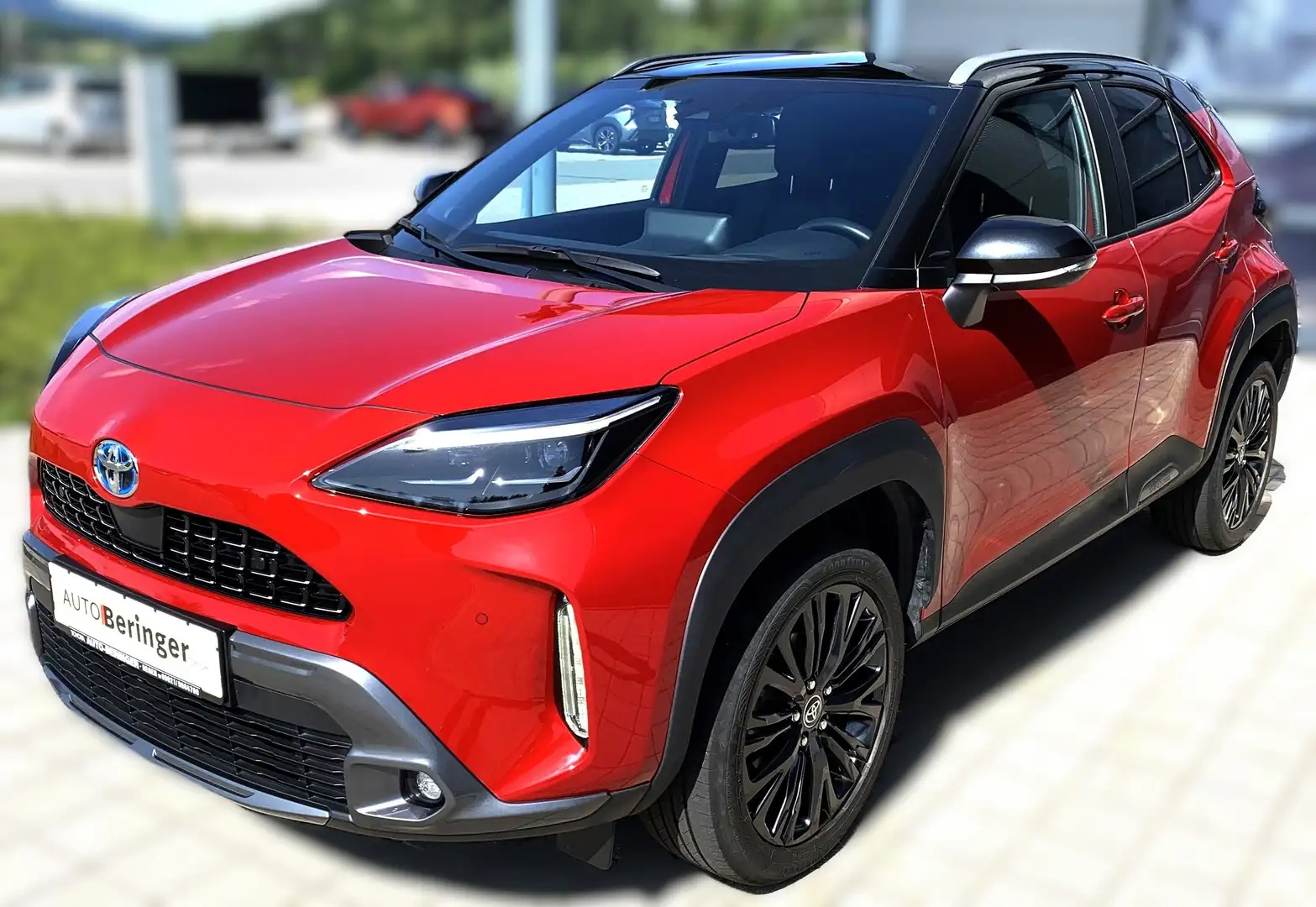 Toyota Yaris Cross Hybrid AWD-i Adventure Rouge - 2