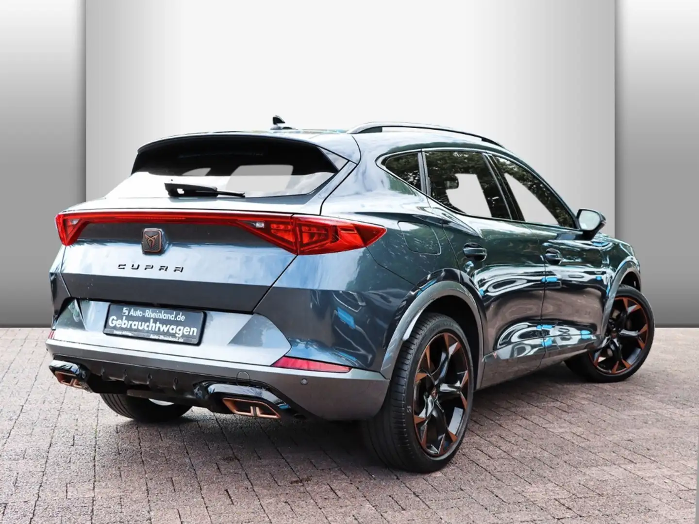 CUPRA Formentor VZ 1.4 e-HYBRID DSG AHK/PANO/LED/NAVI Сірий - 2