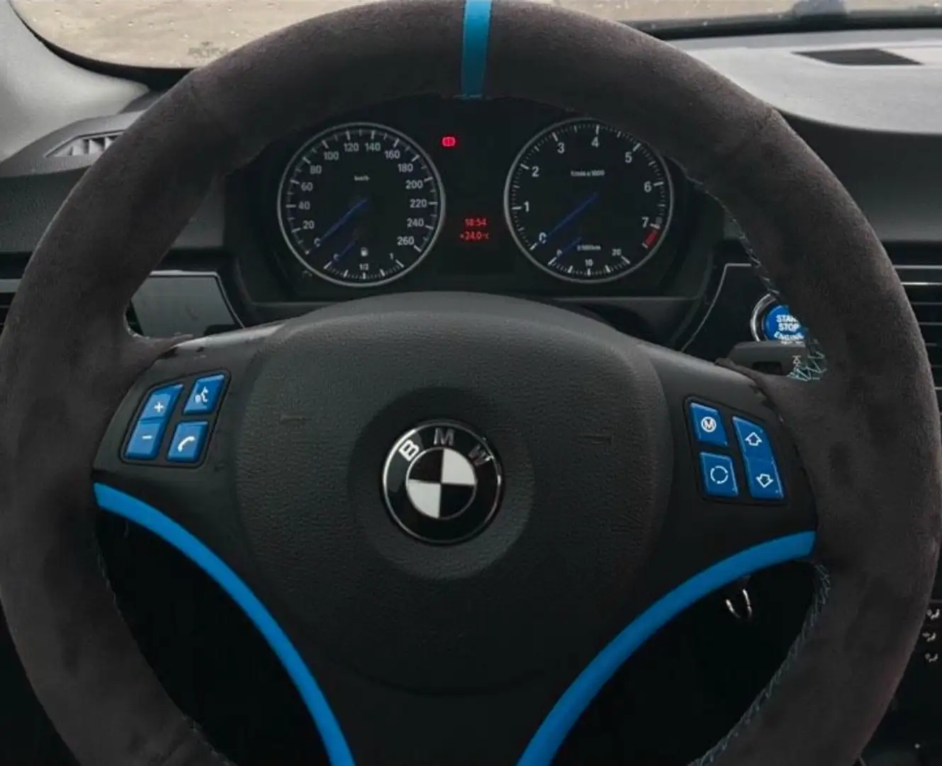 BMW 320 320i Coupe Aut. Šedá - 1