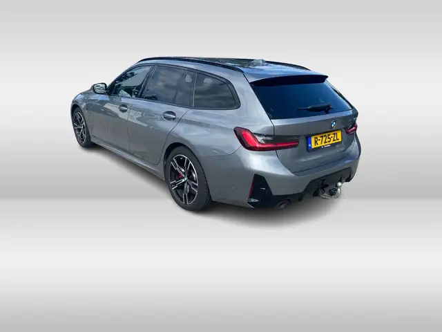 BMW 3 Series view 4