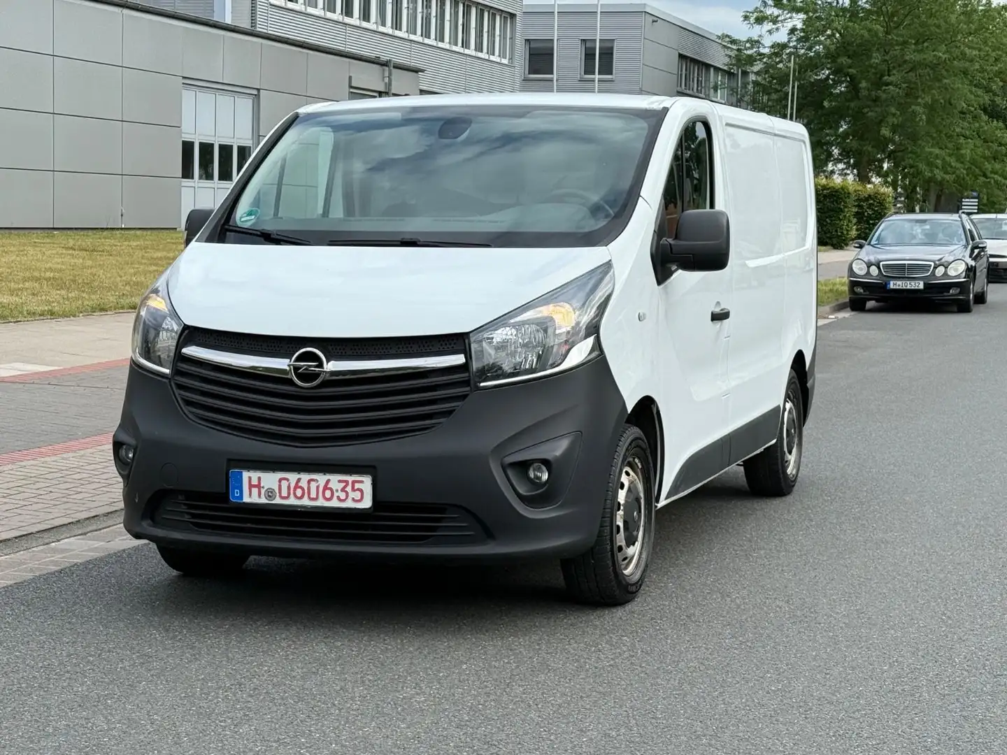 Opel Vivaro B Kasten/Kombi Kasten L1H1  2,9t Weiß - 1