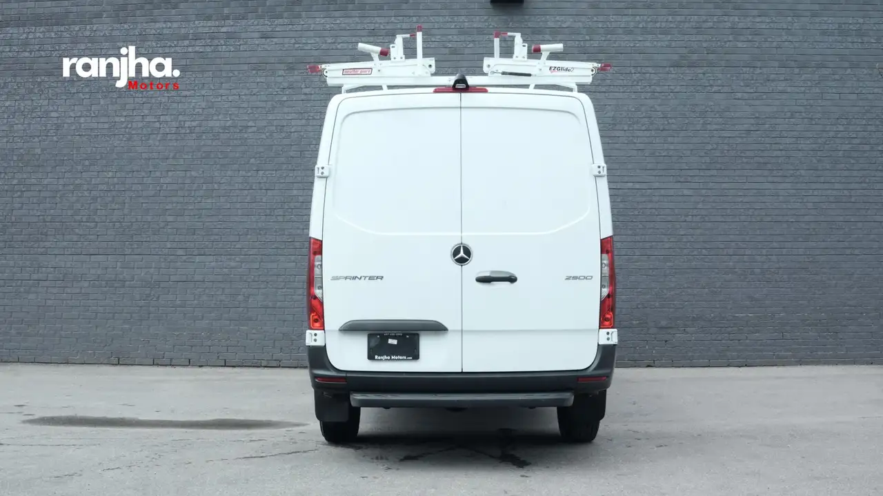 Mercedes-Benz Sprinter снимка Mercedes-Benz Sprinter
