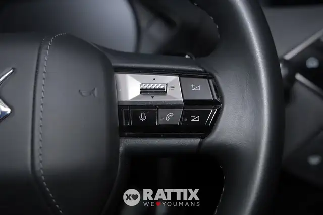 DS Automobiles DS 3 view 12