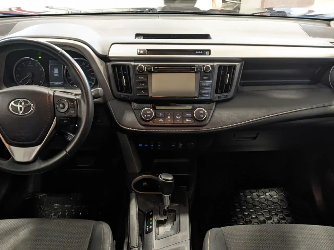 Toyota RAV 4 снимка Toyota RAV 4