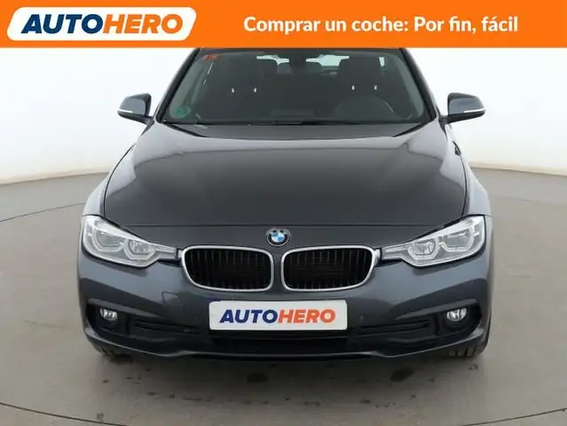 BMW 3 Series view 9