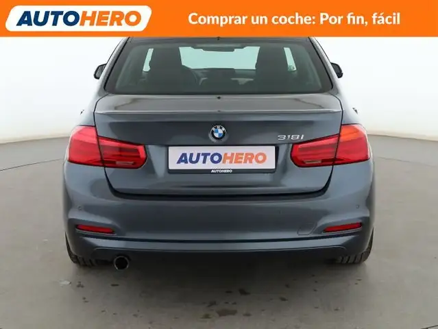 BMW 3 Series view 5