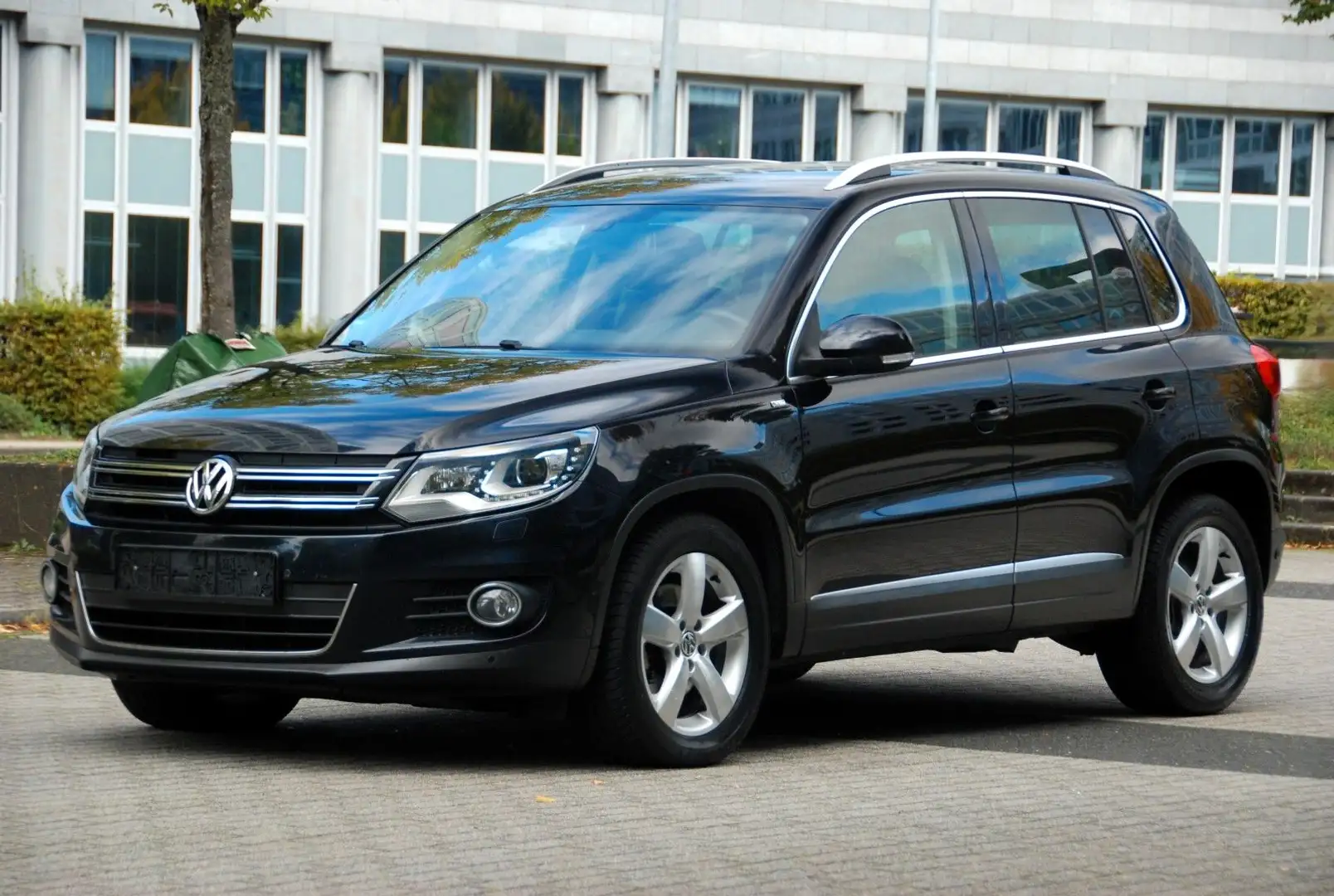 Volkswagen Tiguan Cup Sport & Style BMT|XENON|CARPLAY|KAM. Schwarz - 1