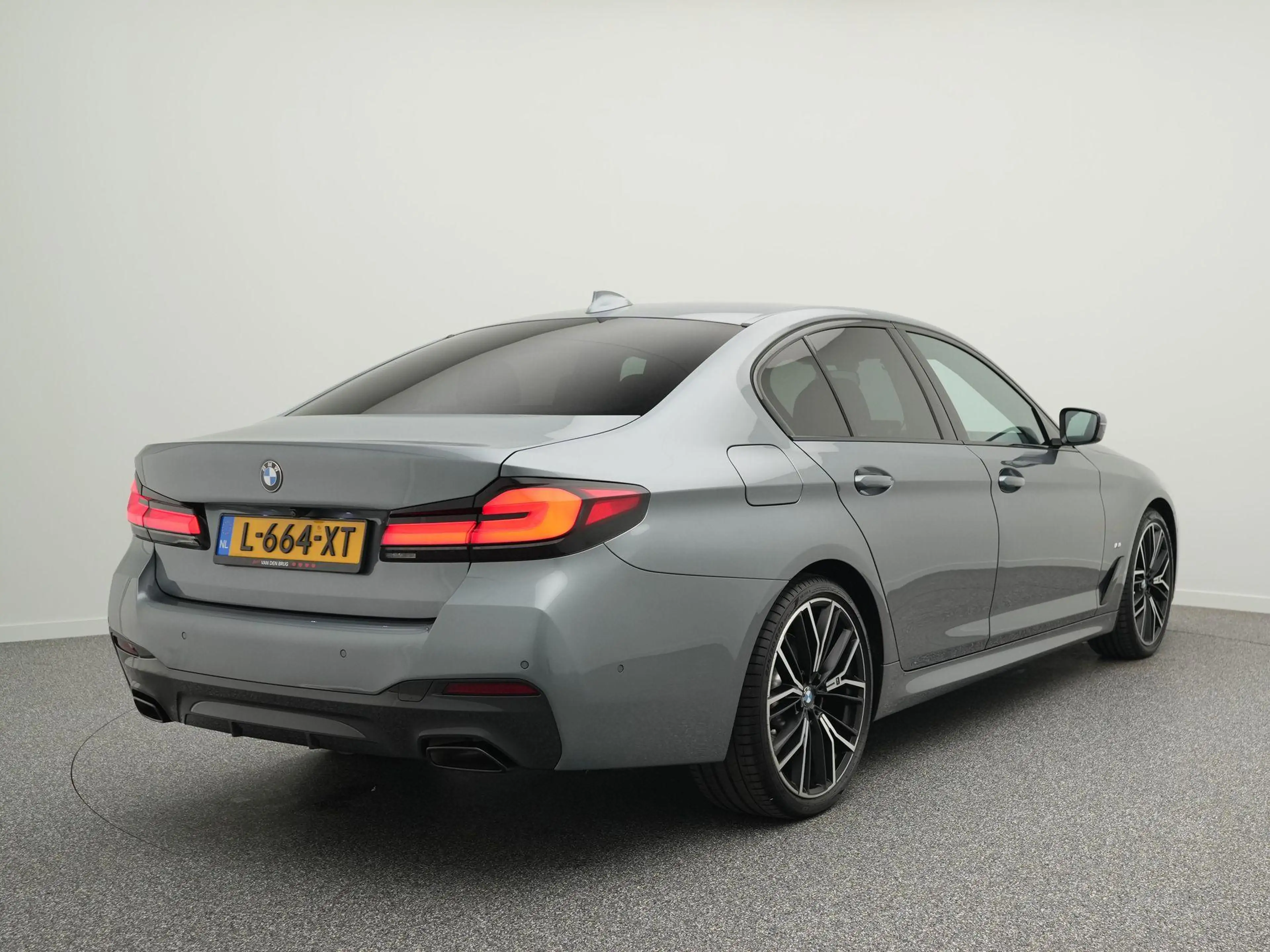 BMW 520 5-serie 520i Business Edition Plus | M Sportpakket — photo 2