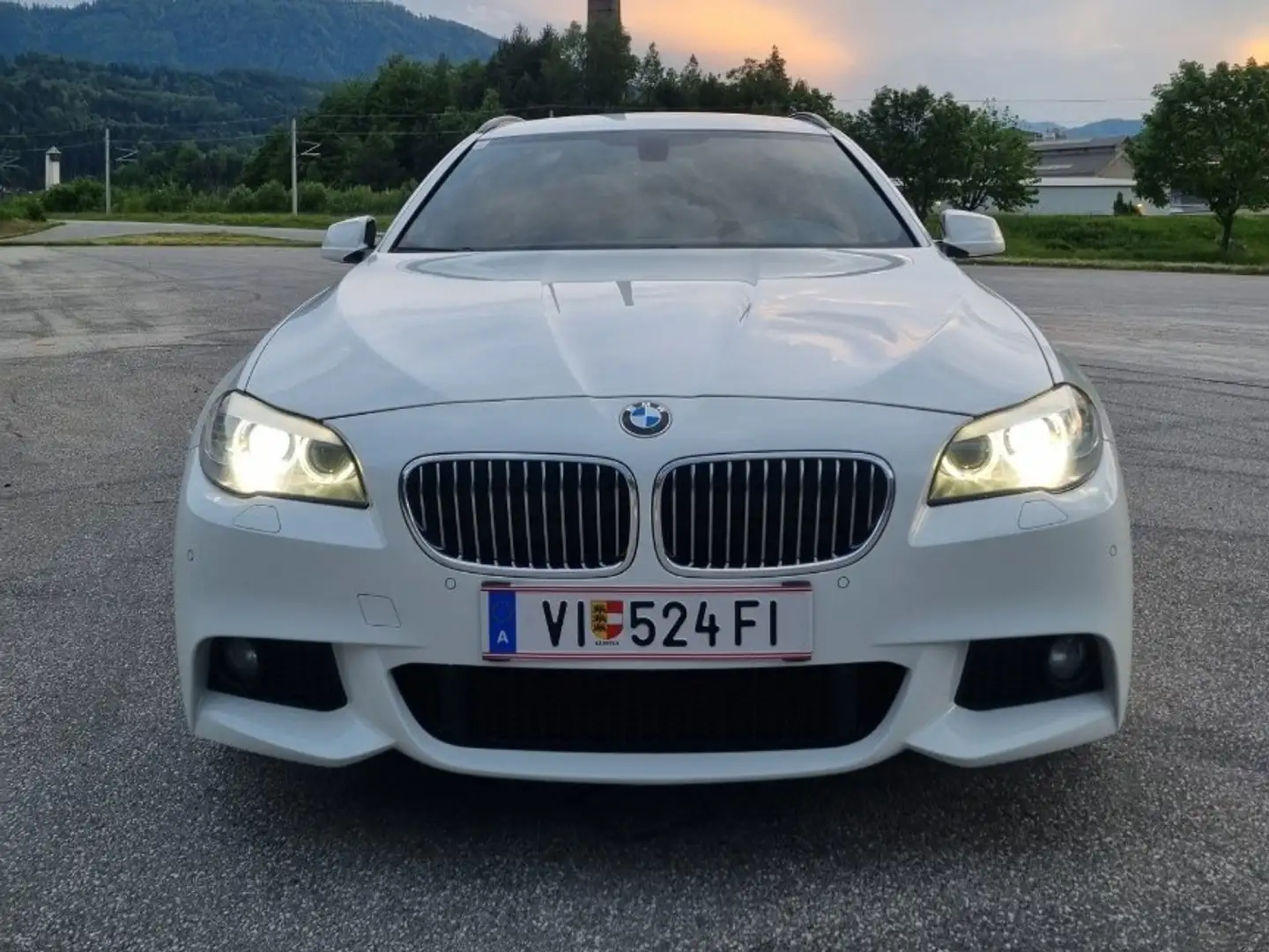BMW 520 Touring Aut. M paket Weiß - 1