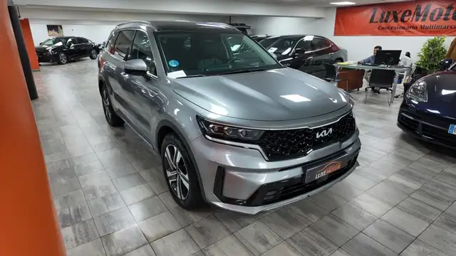 Kia Sorento view 8