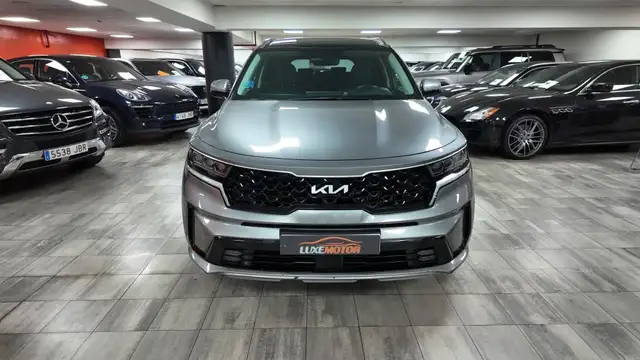 Kia Sorento view 2
