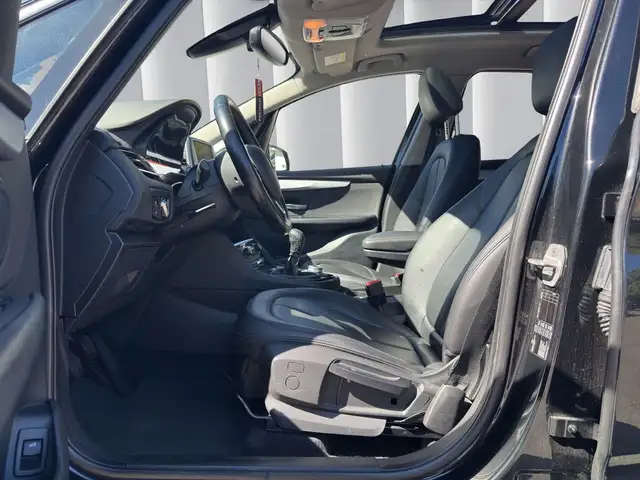 BMW 2 Series view 10