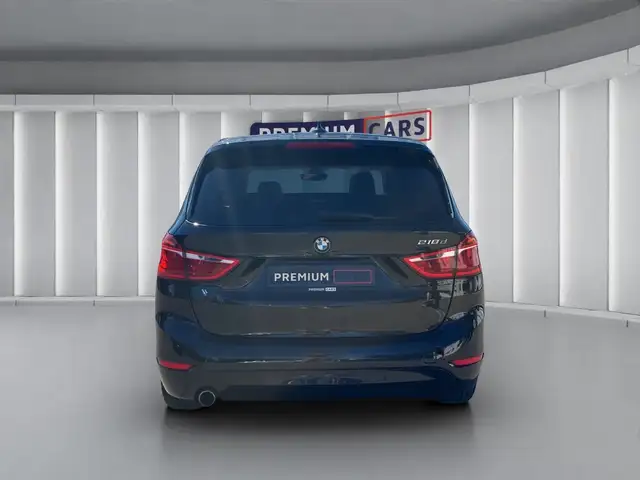 BMW 2 Series view 4