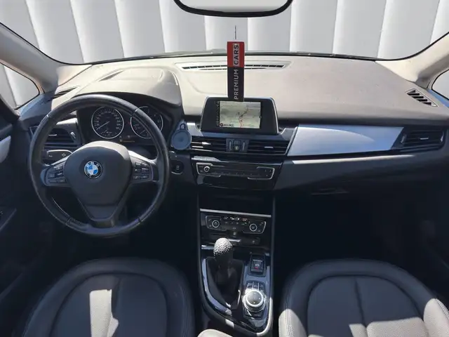 BMW 2 Series view 11