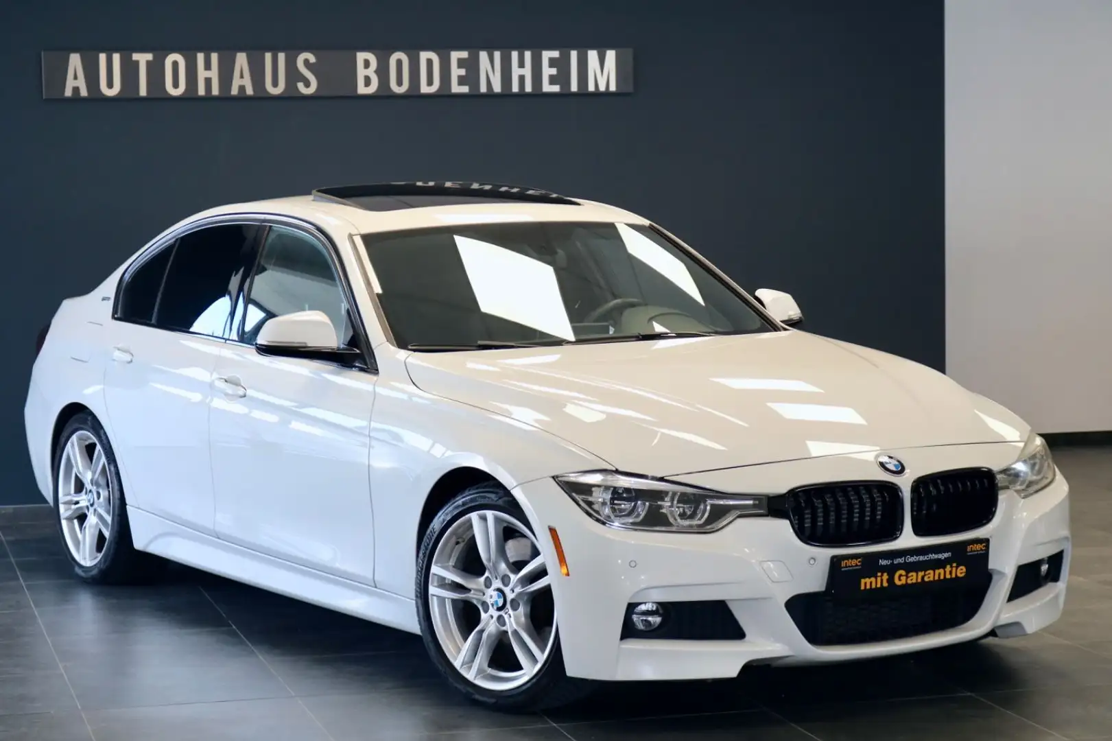 BMW 330 e iPerformance M Sport/PANO/KAMERA/APPLE CAR Blanco - 1