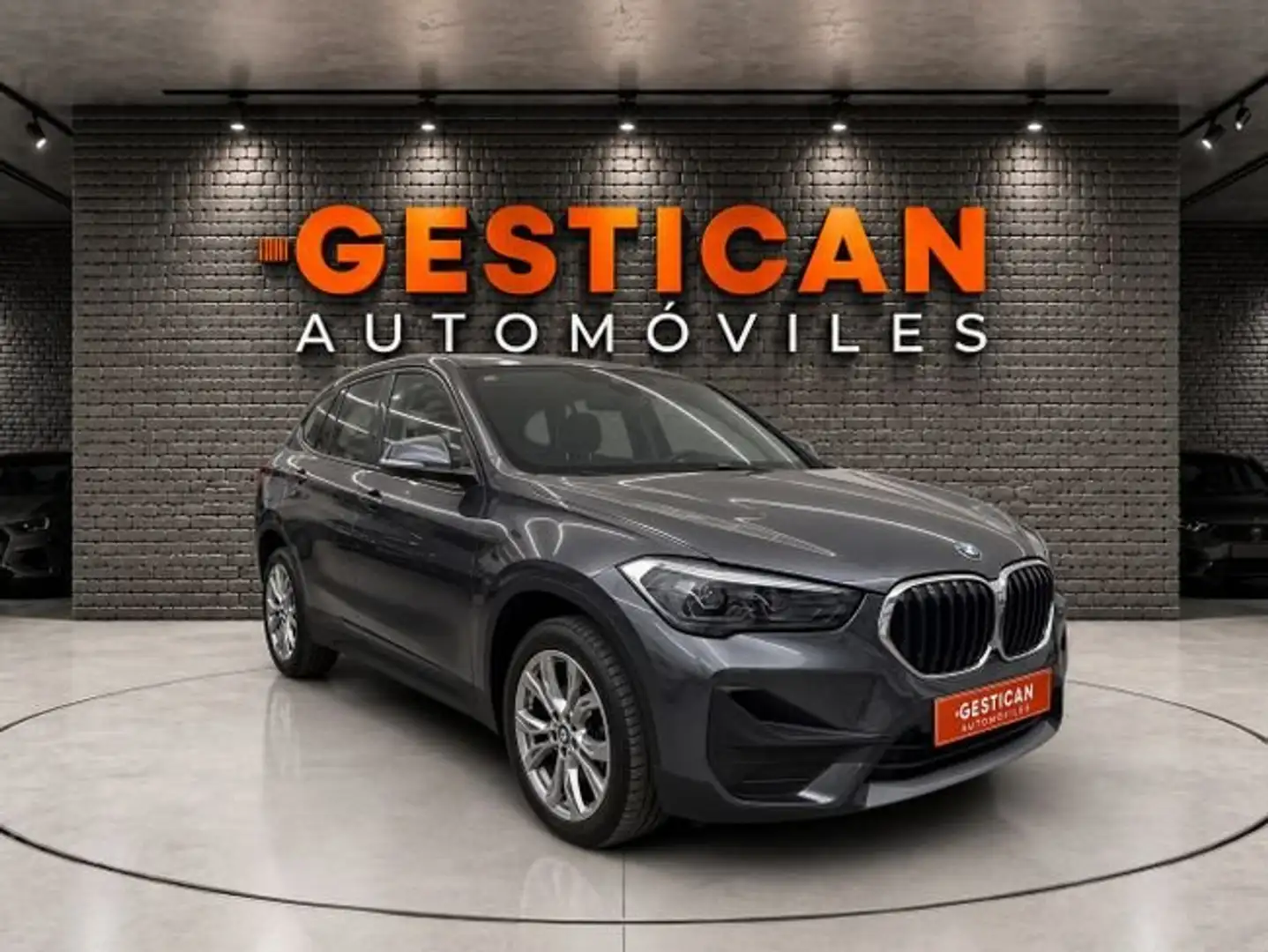 BMW X1 sDrive 18i Gris - 2