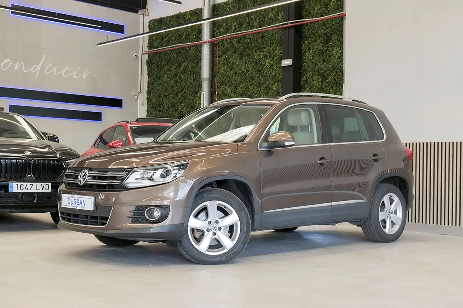 Volkswagen Tiguan 2.0TDI BMT Sport 4M DSG 140 - 1