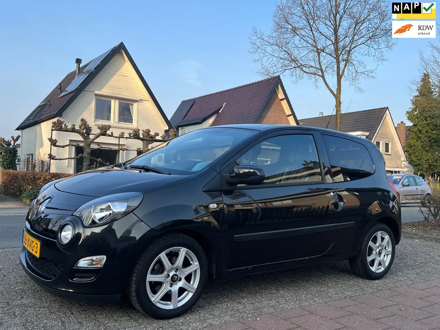 Renault Twingo 1.2 16V Collection 109.000 km NL-AUTO-NAP. Zwart - 1