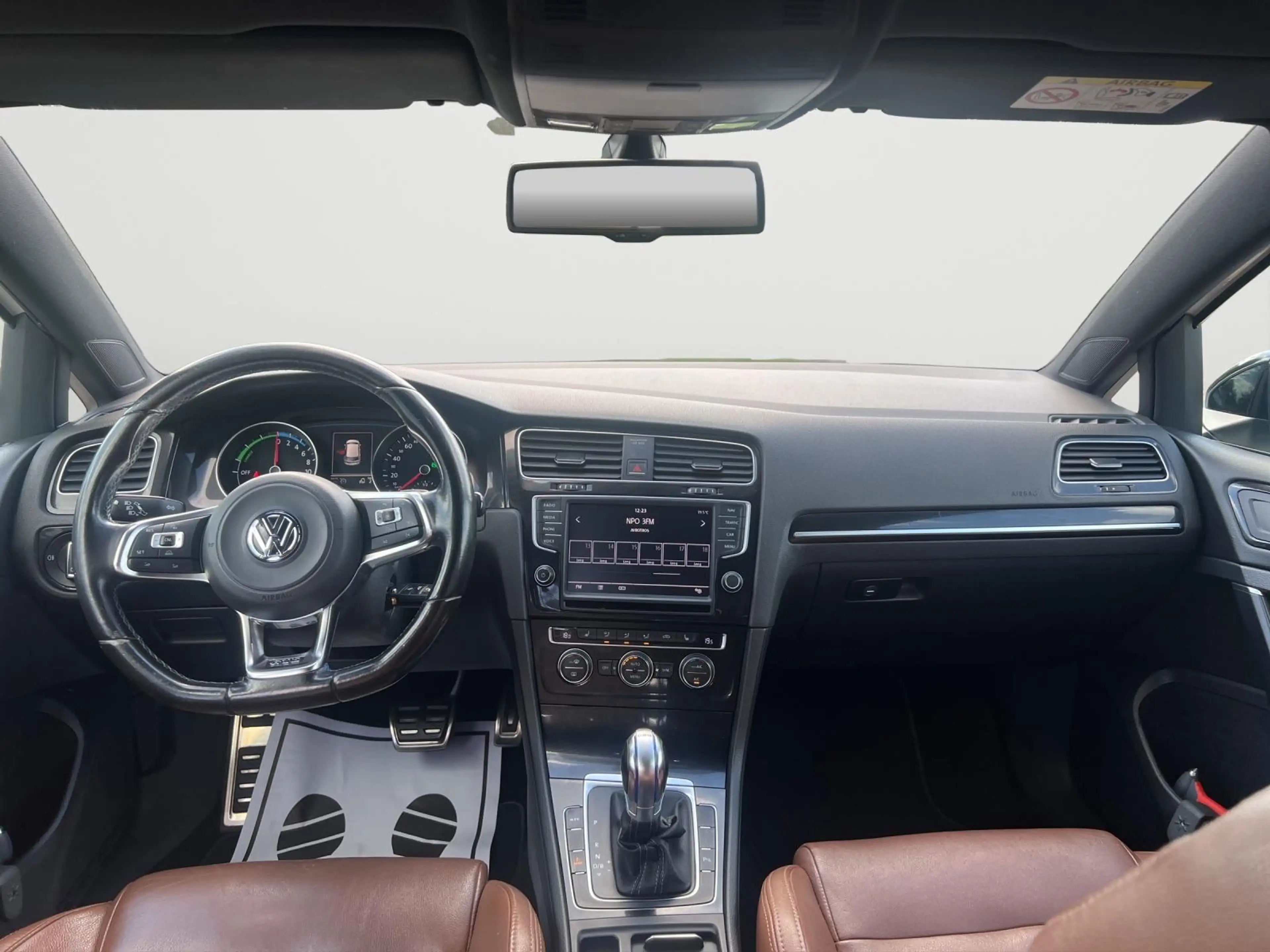 Volkswagen Golf GTE 1.4 TSI | Trekhaak | Leder | A.cam | SOH 84% | — photo 6