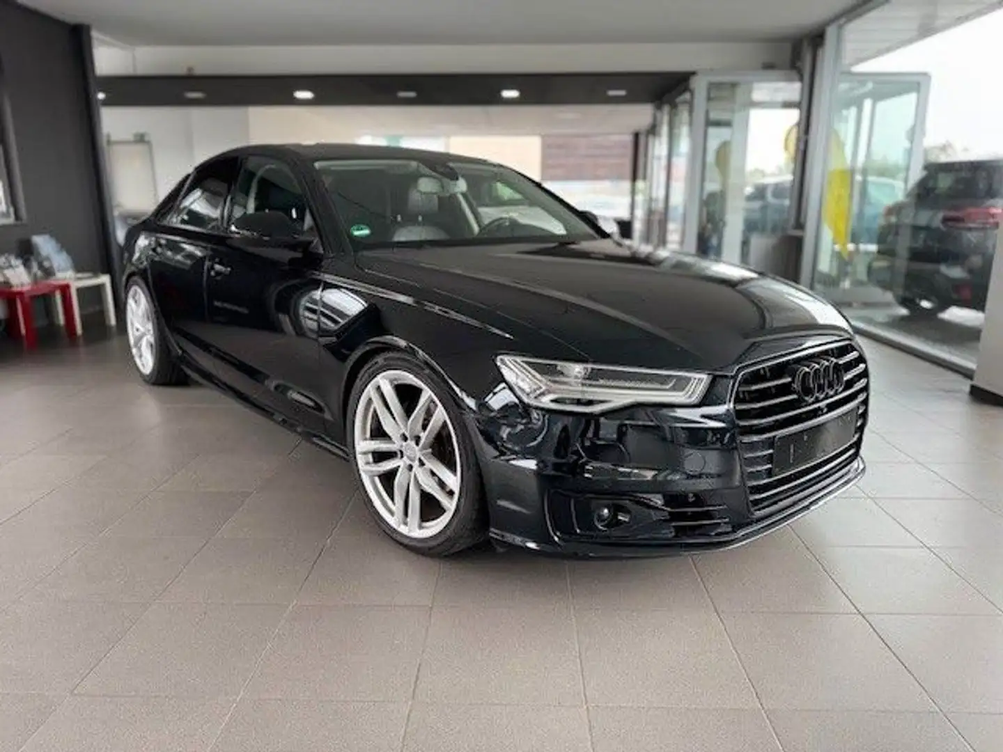 Audi A6 Lim. 1.8 TFSI Ultra Schwarz - 1