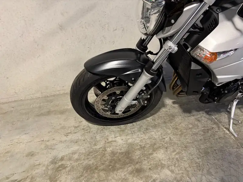 Suzuki GSR 600 - foto 7