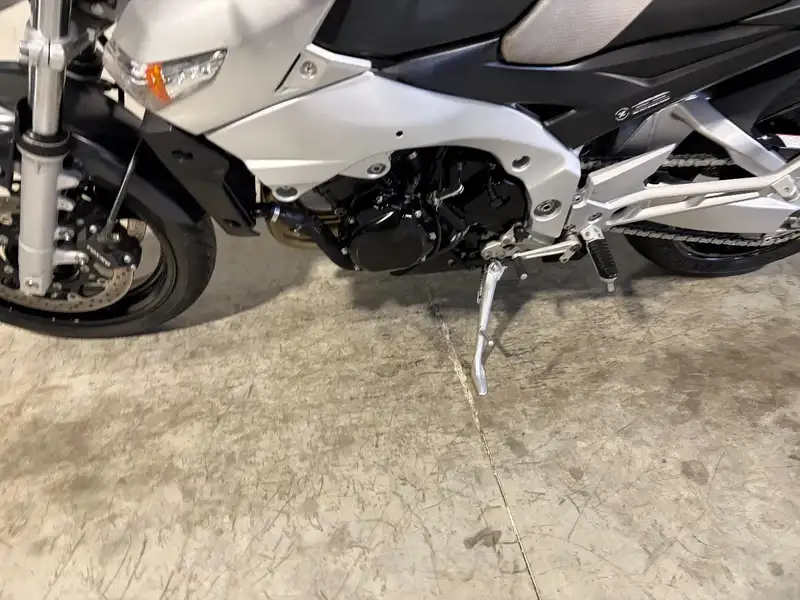 Suzuki GSR 600 - foto 8