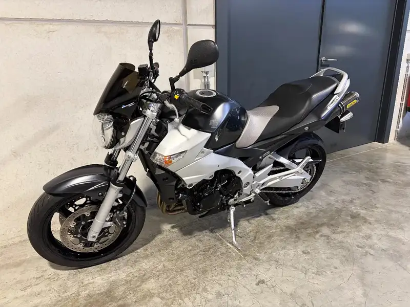 Suzuki GSR 600 - foto 6