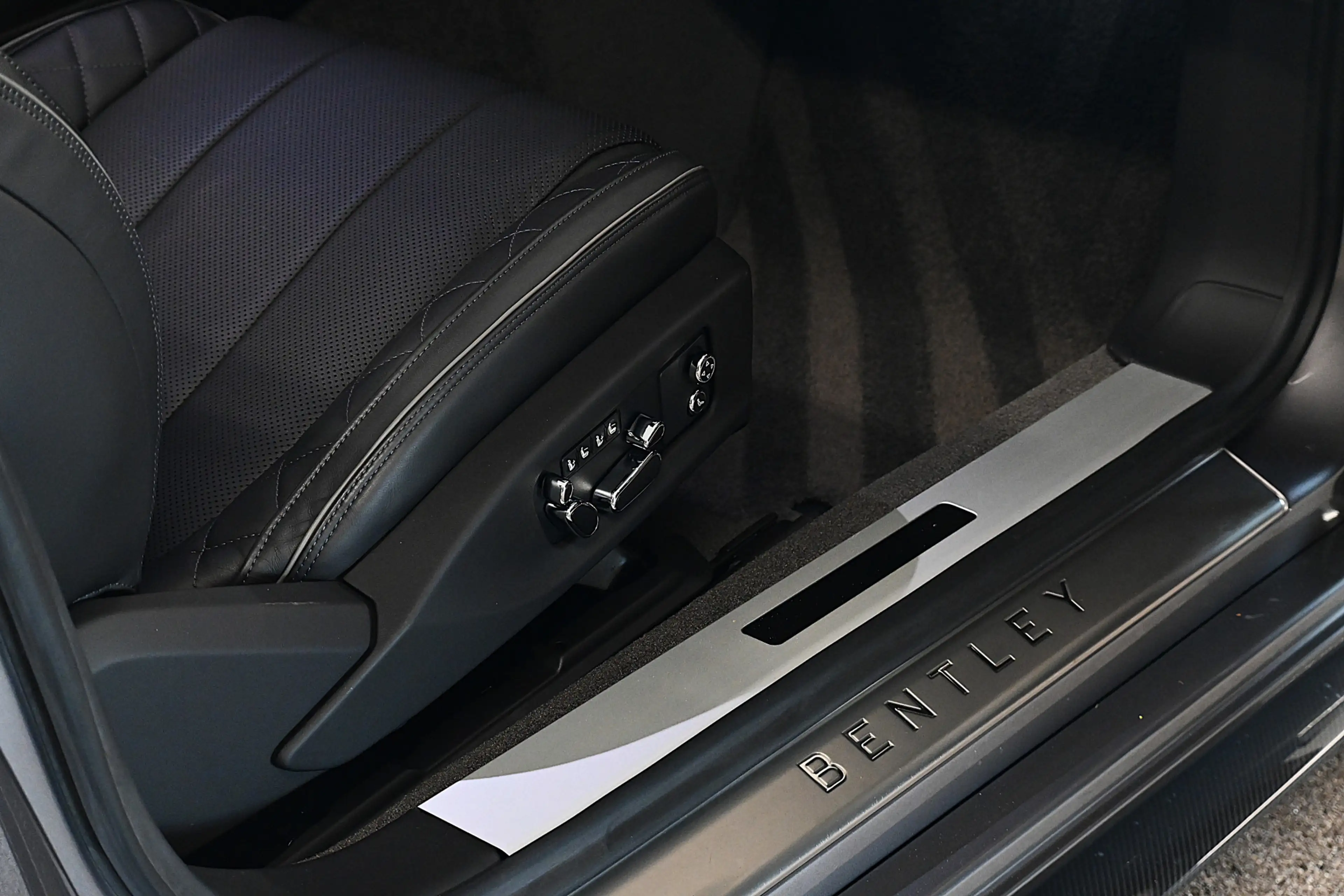 Bentley Continental GTC 4.0 V8 Mulliner Origineel Nederlandse auto — photo 39