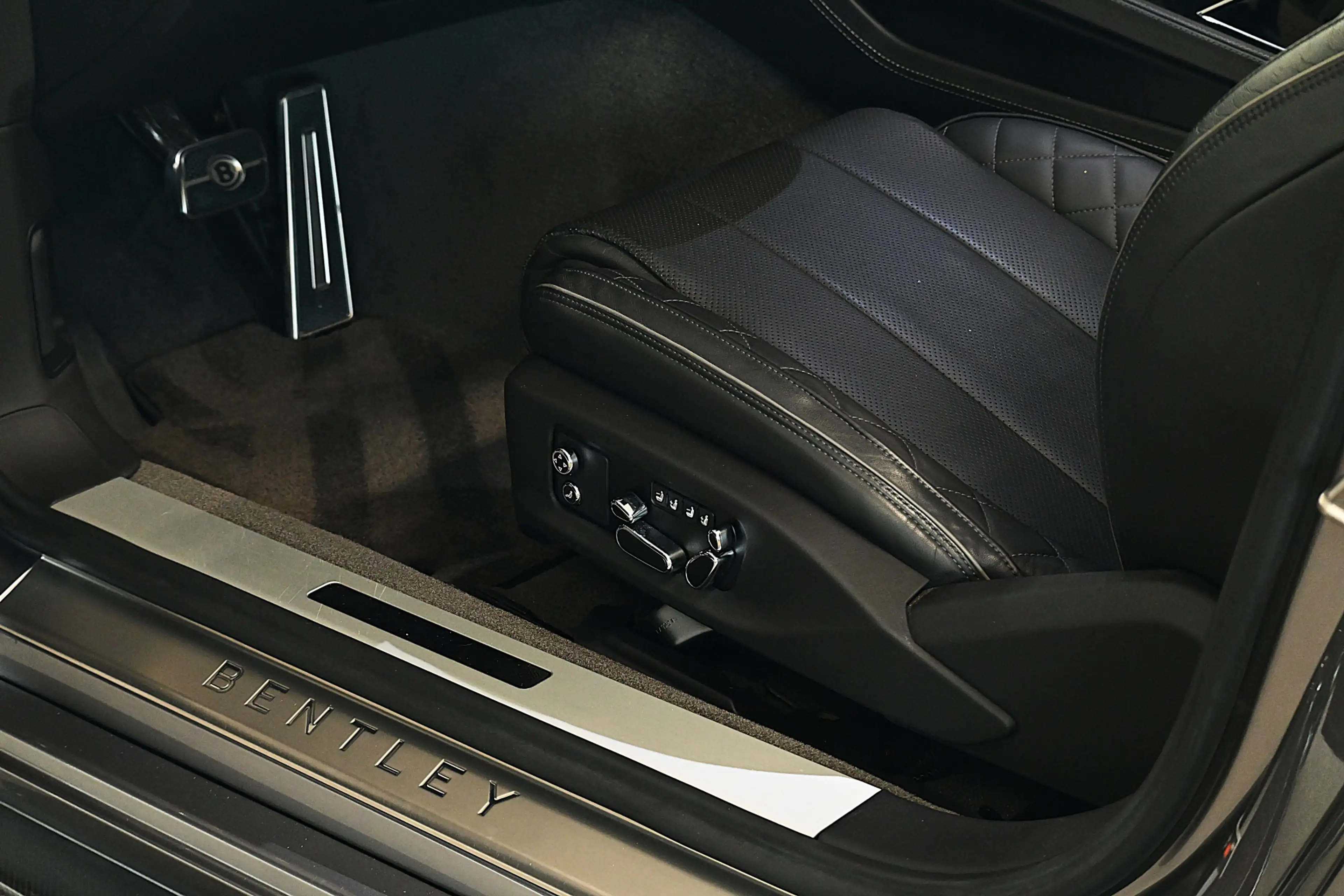Bentley Continental GTC 4.0 V8 Mulliner Origineel Nederlandse auto — photo 30