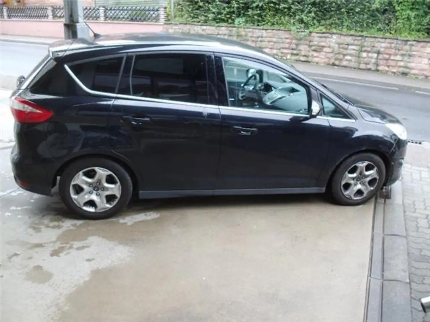 Ford C-Max 2.0 TDCi Trend crna - 1