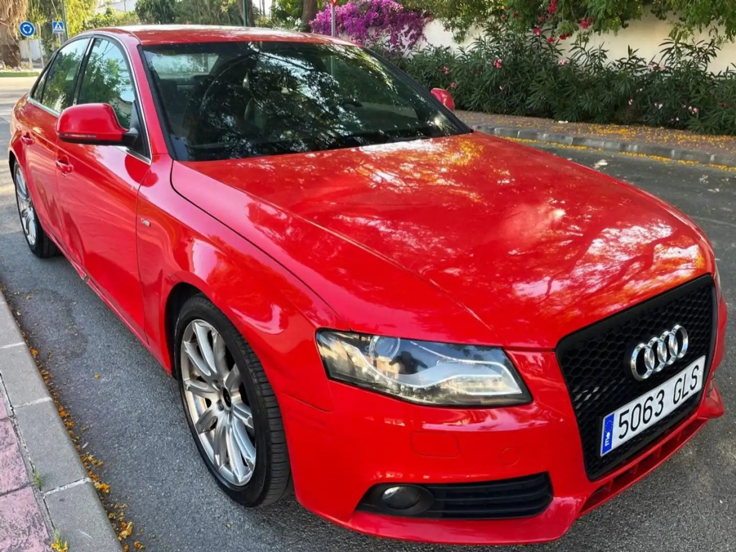 Audi A4 Berlina Manual de 4 Puertas Rojo - 1