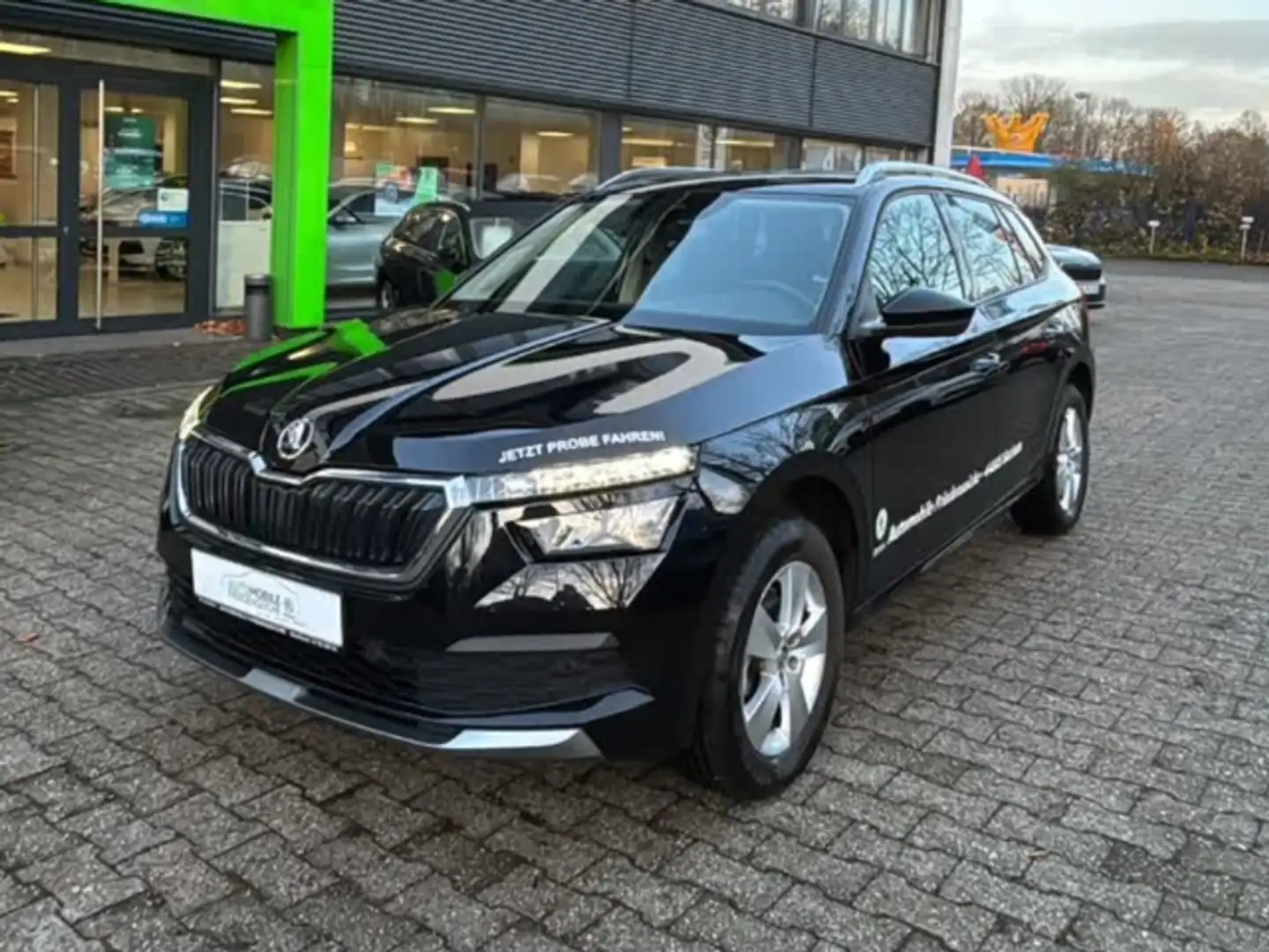 Skoda Kamiq ''Selection'' 1.0 TSI 70 KW Navi PDC Negro - 2