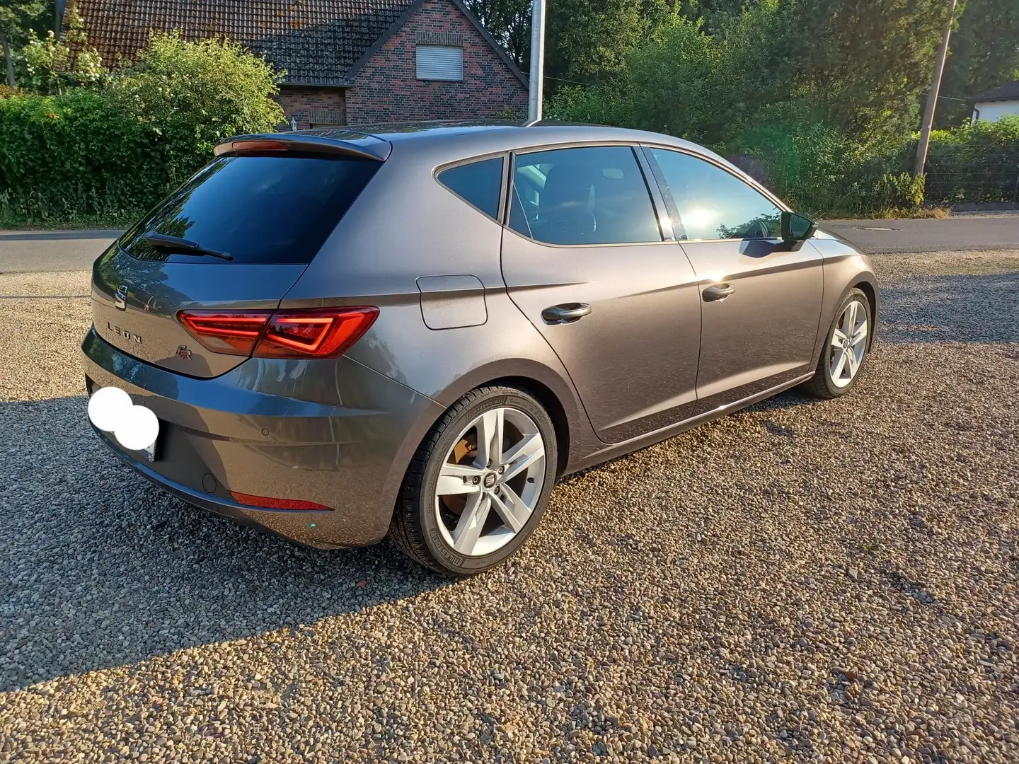 SEAT Leon Leon 1.4 TSI Start Grau - 2