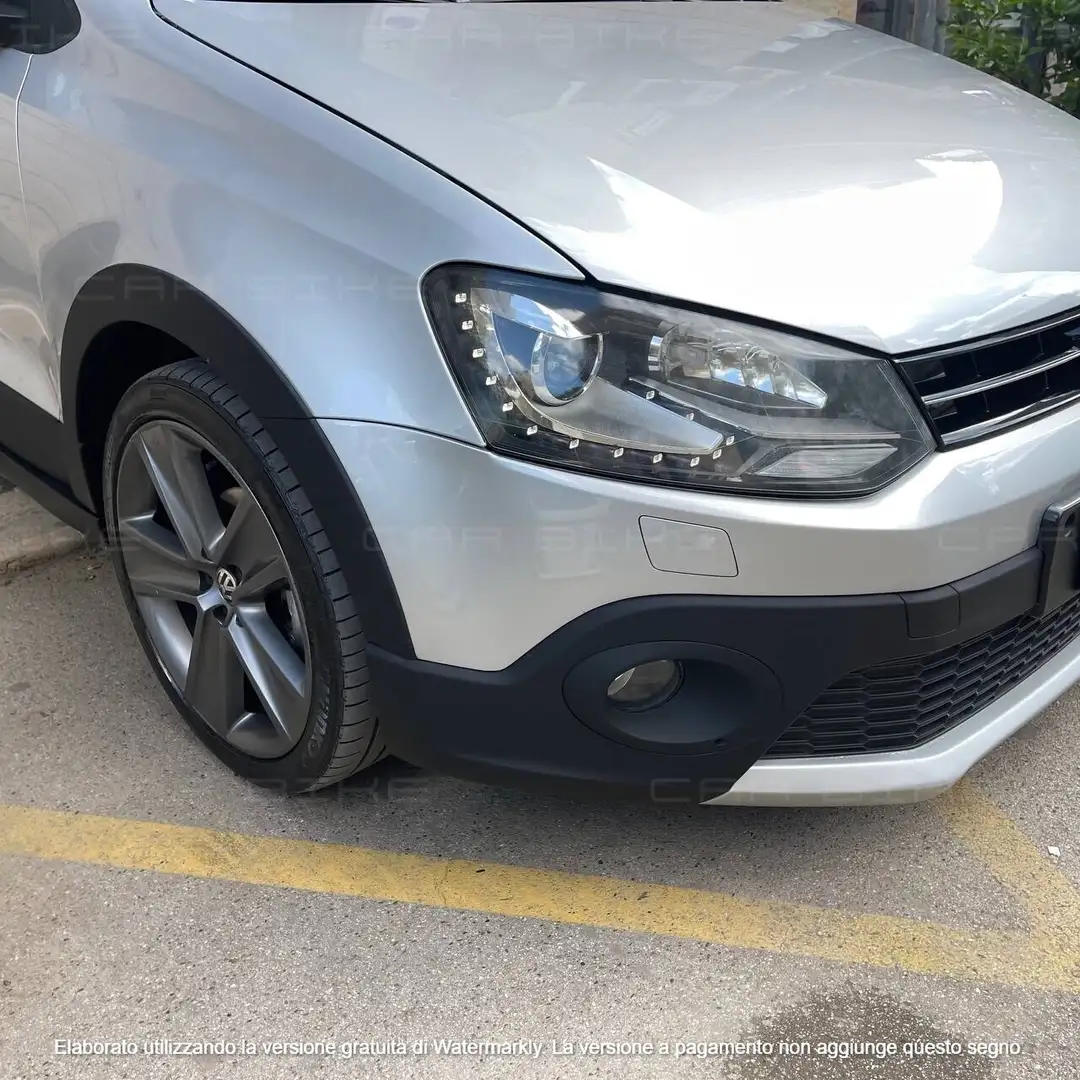 Volkswagen Polo 1.6 TDI 90CV DPF 5 porte Highline Cross Plateado - 2
