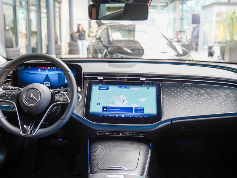Mercedes-Benz E 220 E 220 d T AVANTGARDE KEYLESS CarPlay DISTRO DAB — photo 9
