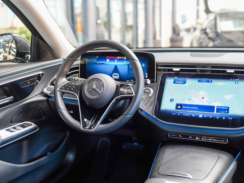 Mercedes-Benz E 220 E 220 d T AVANTGARDE KEYLESS CarPlay DISTRO DAB — photo 10