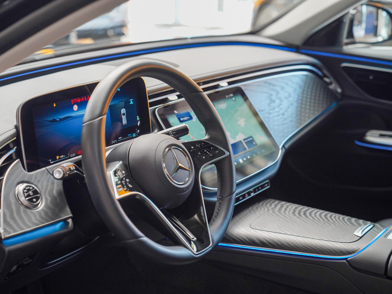 Mercedes-Benz E 220 E 220 d T AVANTGARDE KEYLESS CarPlay DISTRO DAB — photo 14